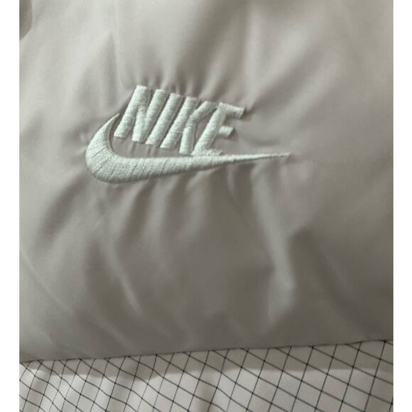 Nike Windrunner Therma-Fit Puffer Vest Coat Women Sz Small Warm Winter Outerwear - Picture 15 of 16